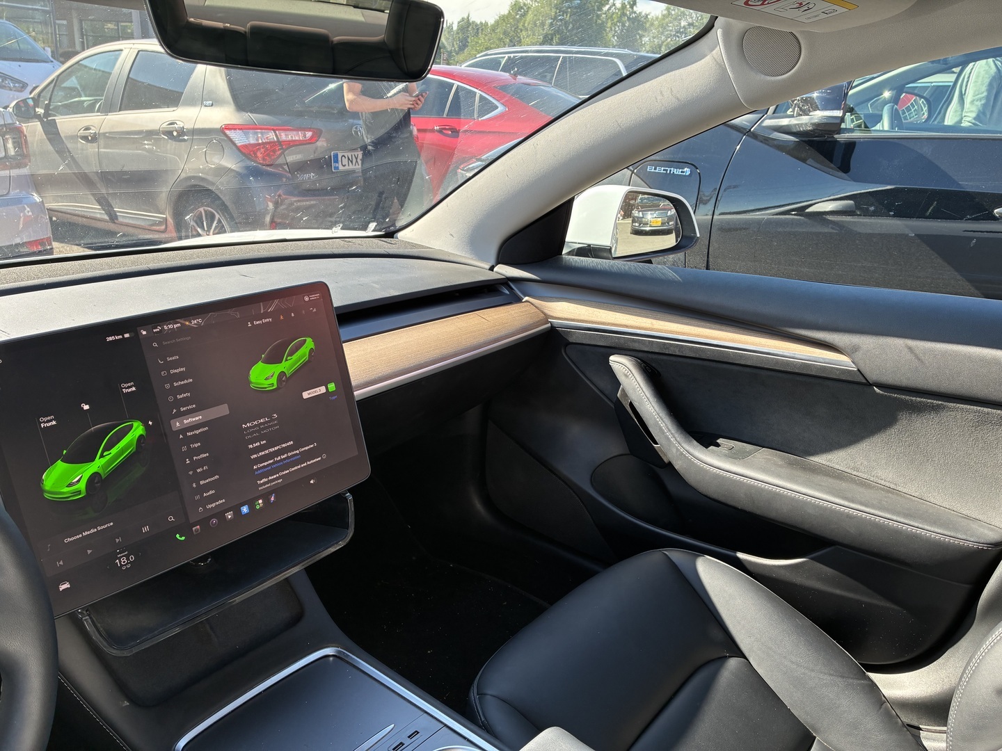 Tesla - Model 3 - Long Range - Sedan