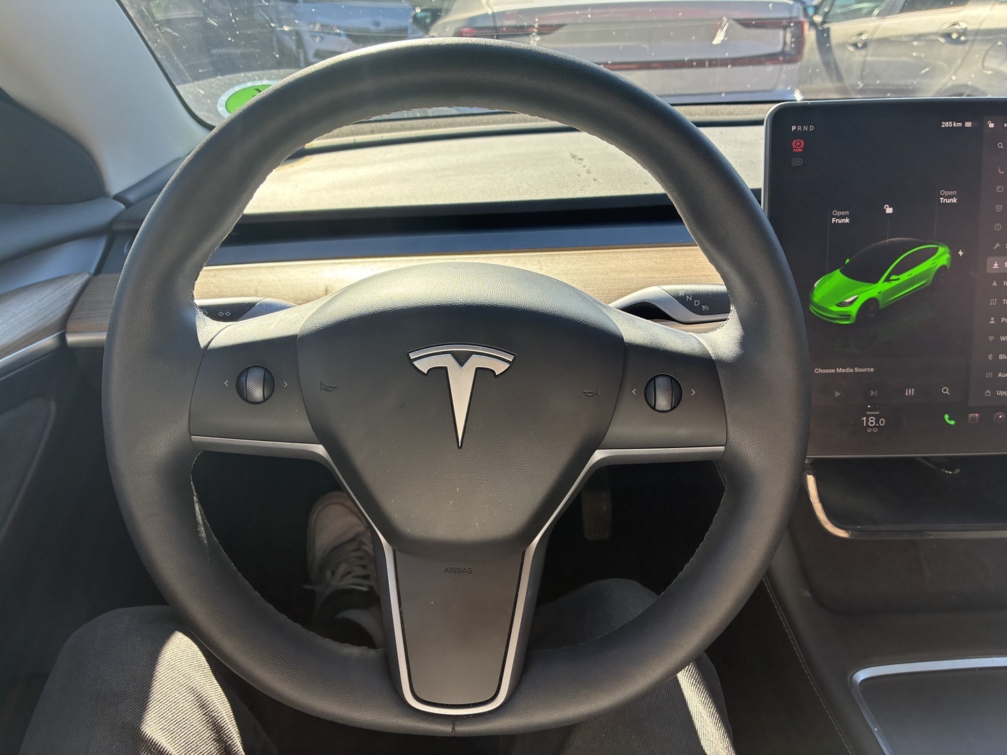 Tesla - Model 3 - Long Range - Sedan