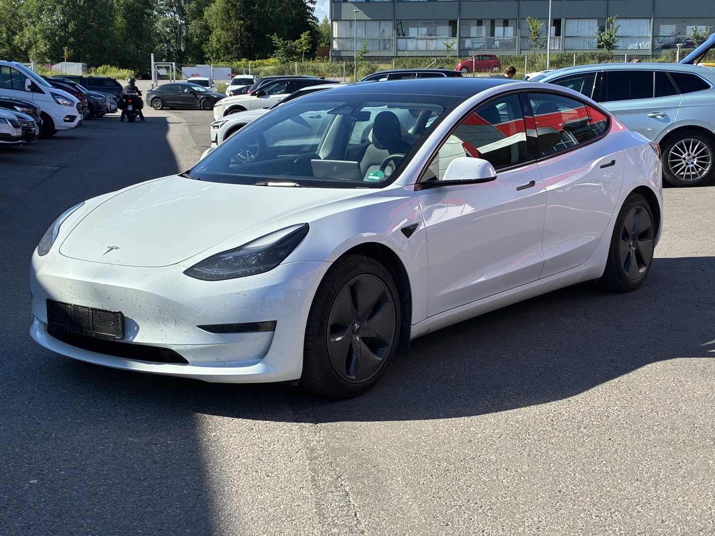 Tesla - Model 3 - Long Range - Sedan