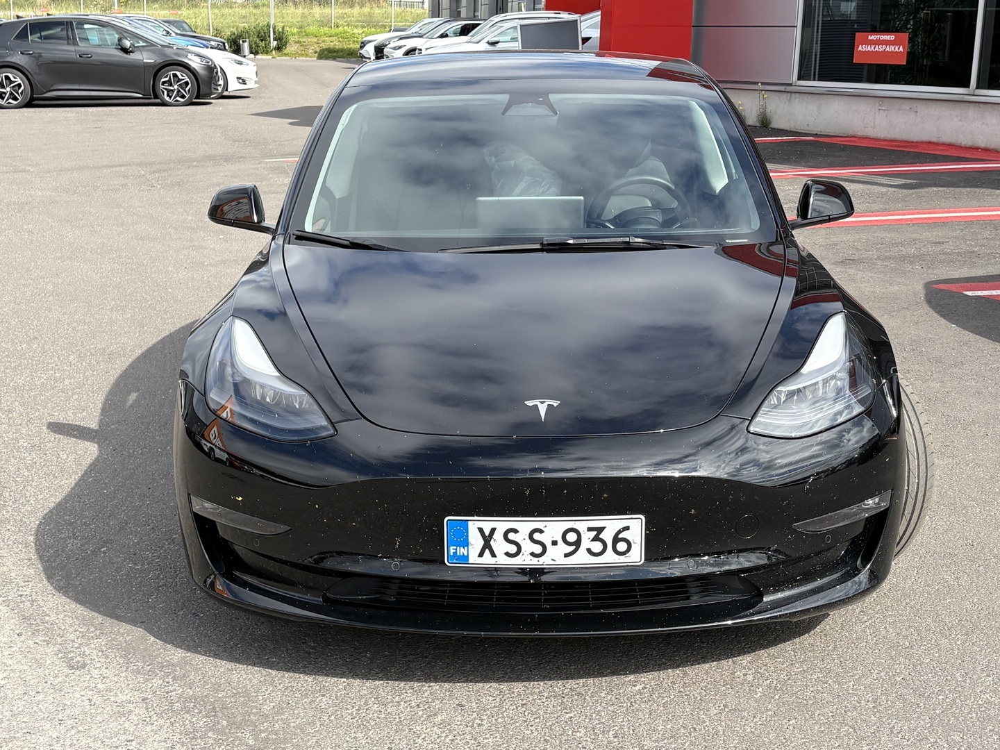 Tesla - Model 3 - Long Range - Sedan