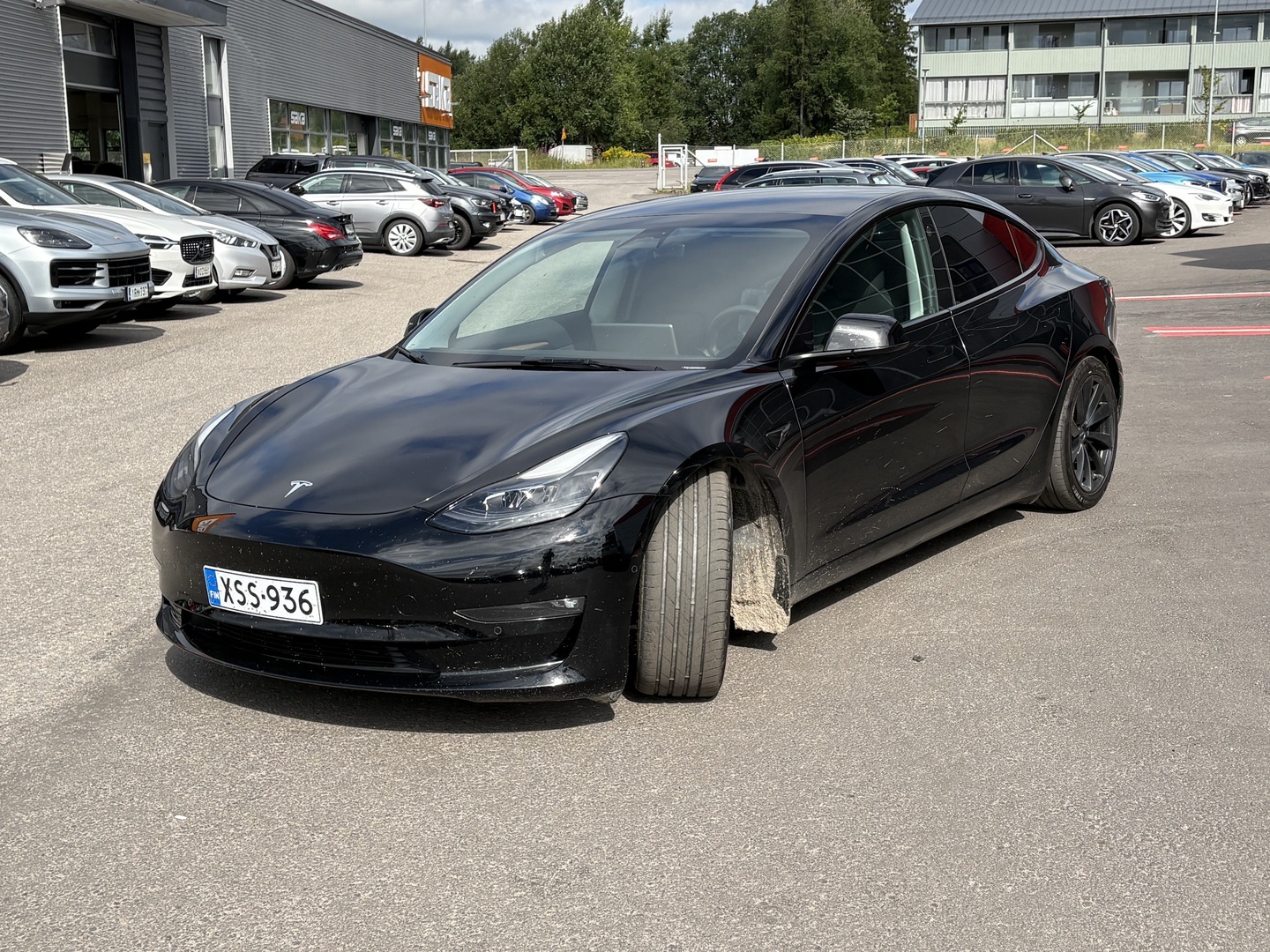 Tesla - Model 3 - Long Range - Sedan