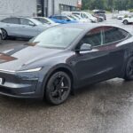 Tesla - Model Y - Long Range AWD Juniper / 1.om Suomi-auto / AMD Ryzen / Vetokoukku / Ilmastoidut nahat / 2xRenkaat&Vanteet /Premium audio - Maastoauto