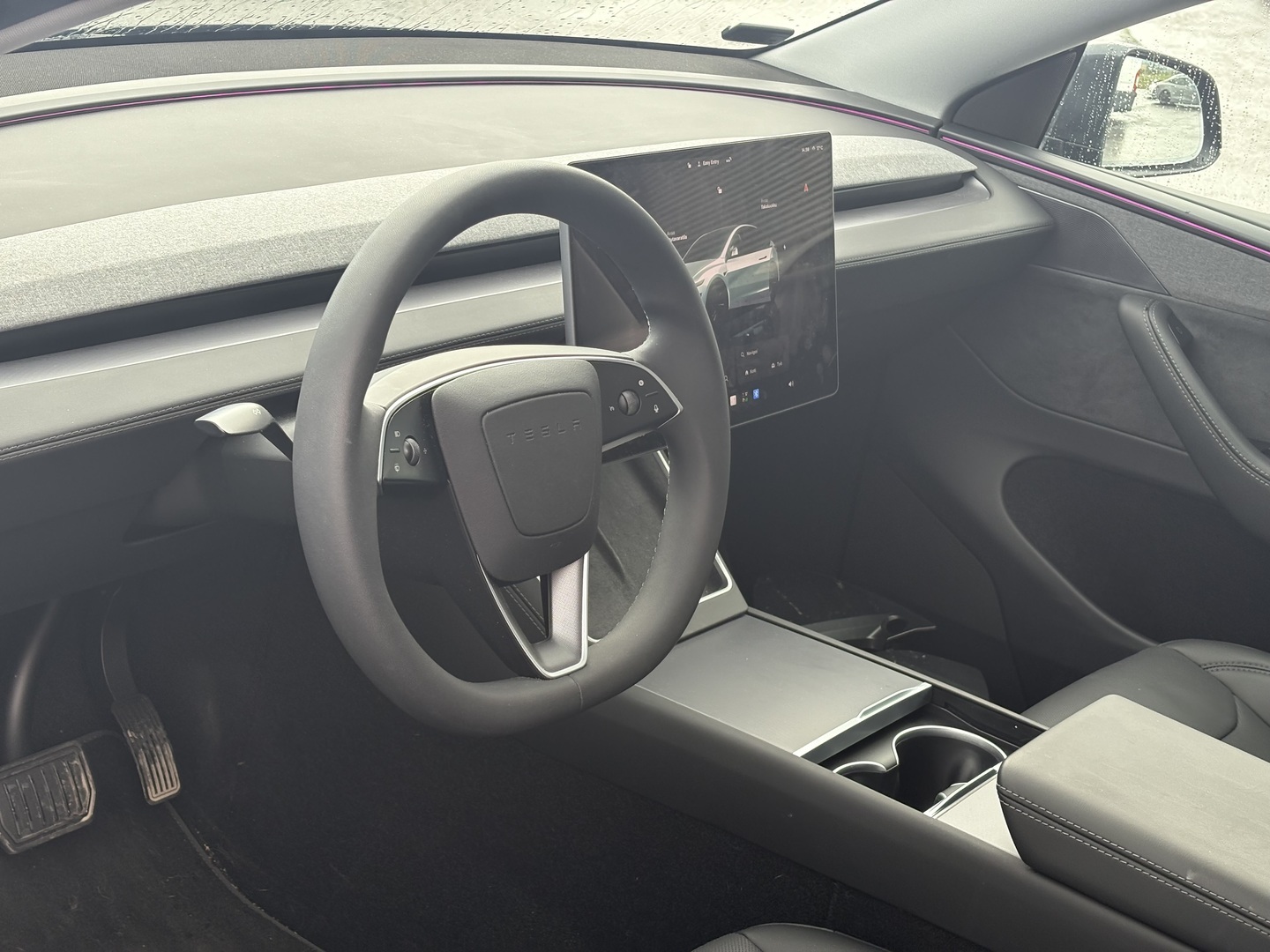 Tesla - Model Y - Long Range AWD Juniper / 1.om Suomi-auto / AMD Ryzen / Vetokoukku / Ilmastoidut nahat / 2xRenkaat&Vanteet /Premium audio - Maastoauto