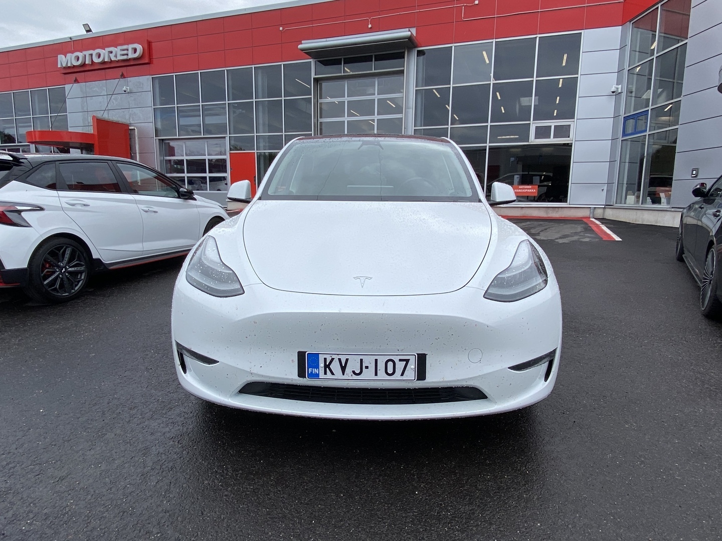 Tesla - Model Y - Long Range - Maastoauto