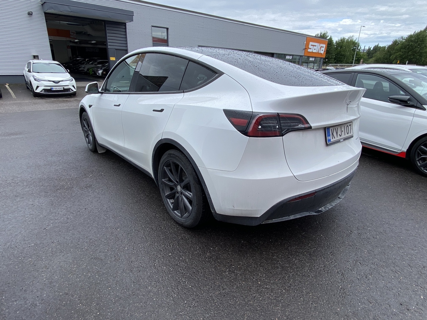 Tesla - Model Y - Long Range - Maastoauto