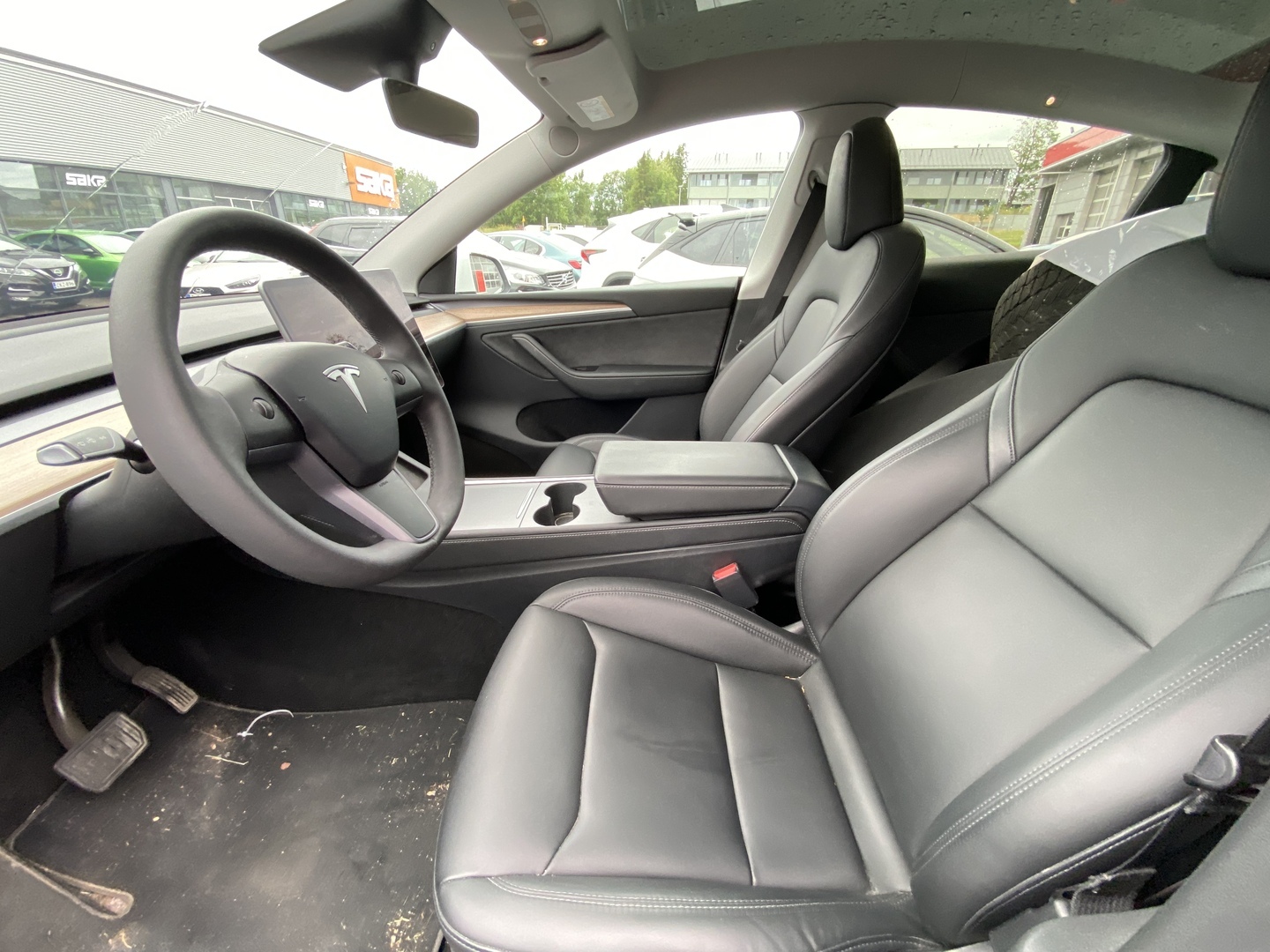 Tesla - Model Y - Long Range - Maastoauto