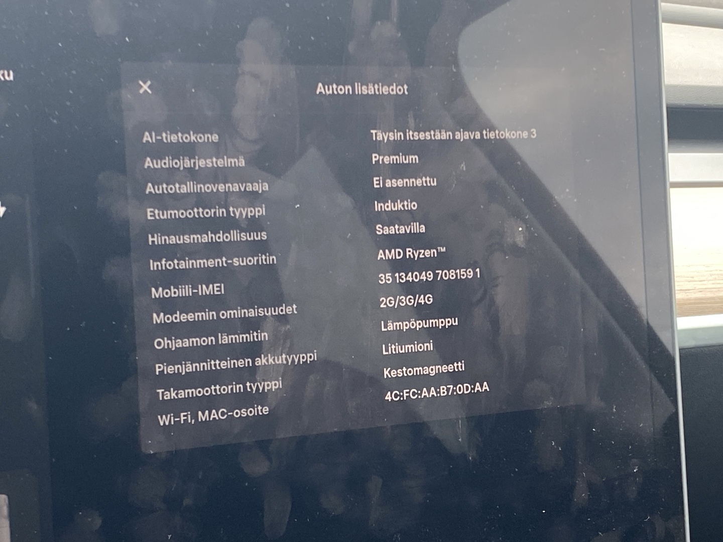 Tesla - Model Y - Long Range - Maastoauto
