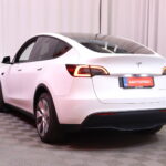 Tesla - Model Y - Long Range // AMD Ryzen / ACC / Autopilot / Premium Audio / Ilmalämpöpumppu / Navi / P. Kamera / Panorama / Nahkasisusta // - Maastoauto