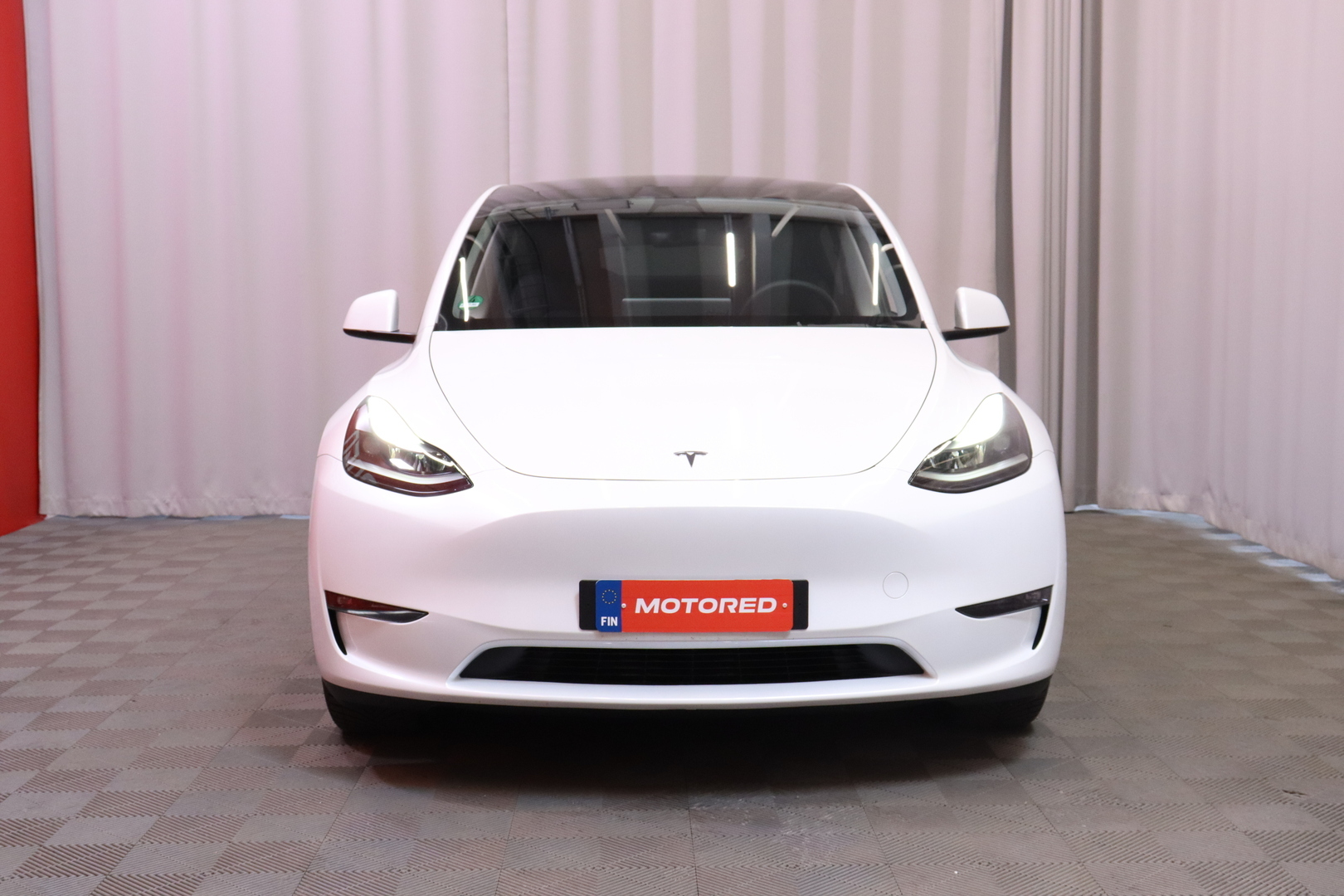 Tesla - Model Y - Long Range // AMD Ryzen / ACC / Autopilot / Premium Audio / Ilmalämpöpumppu / Navi / P. Kamera / Panorama / Nahkasisusta // - Maastoauto