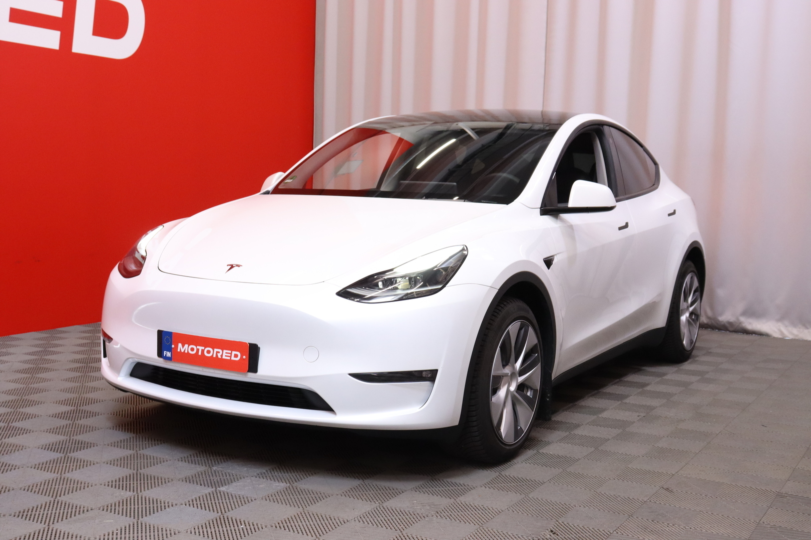Tesla - Model Y - Long Range // AMD Ryzen / ACC / Autopilot / Premium Audio / Ilmalämpöpumppu / Navi / P. Kamera / Panorama / Nahkasisusta // - Maastoauto