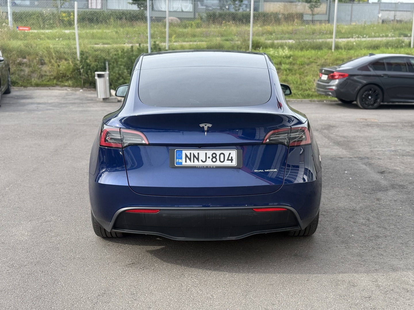 Tesla - Model Y - Long Range / 1.om Suomi / Vetokoukku / AMD Ryzen / Matrix / 2x Vanteet ja renkaat / Premium audio - Maastoauto
