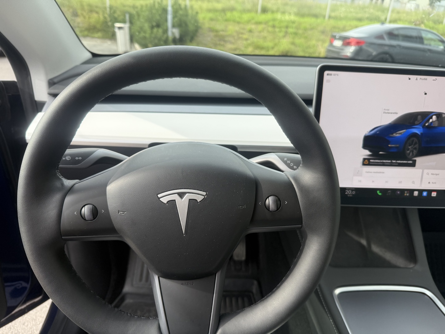 Tesla - Model Y - Long Range / 1.om Suomi / Vetokoukku / AMD Ryzen / Matrix / 2x Vanteet ja renkaat / Premium audio - Maastoauto