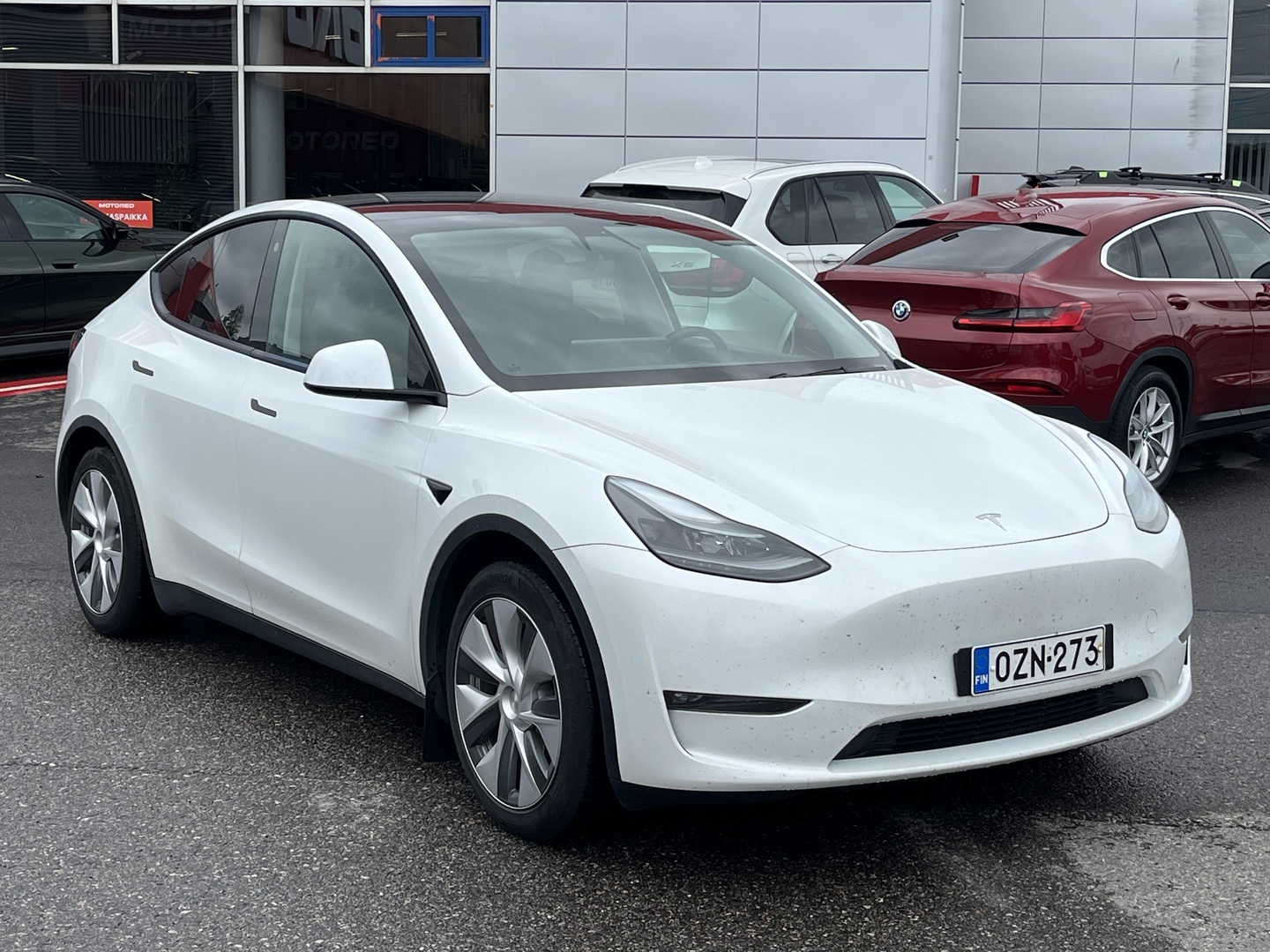 Tesla - Model Y - Long Range - Maastoauto