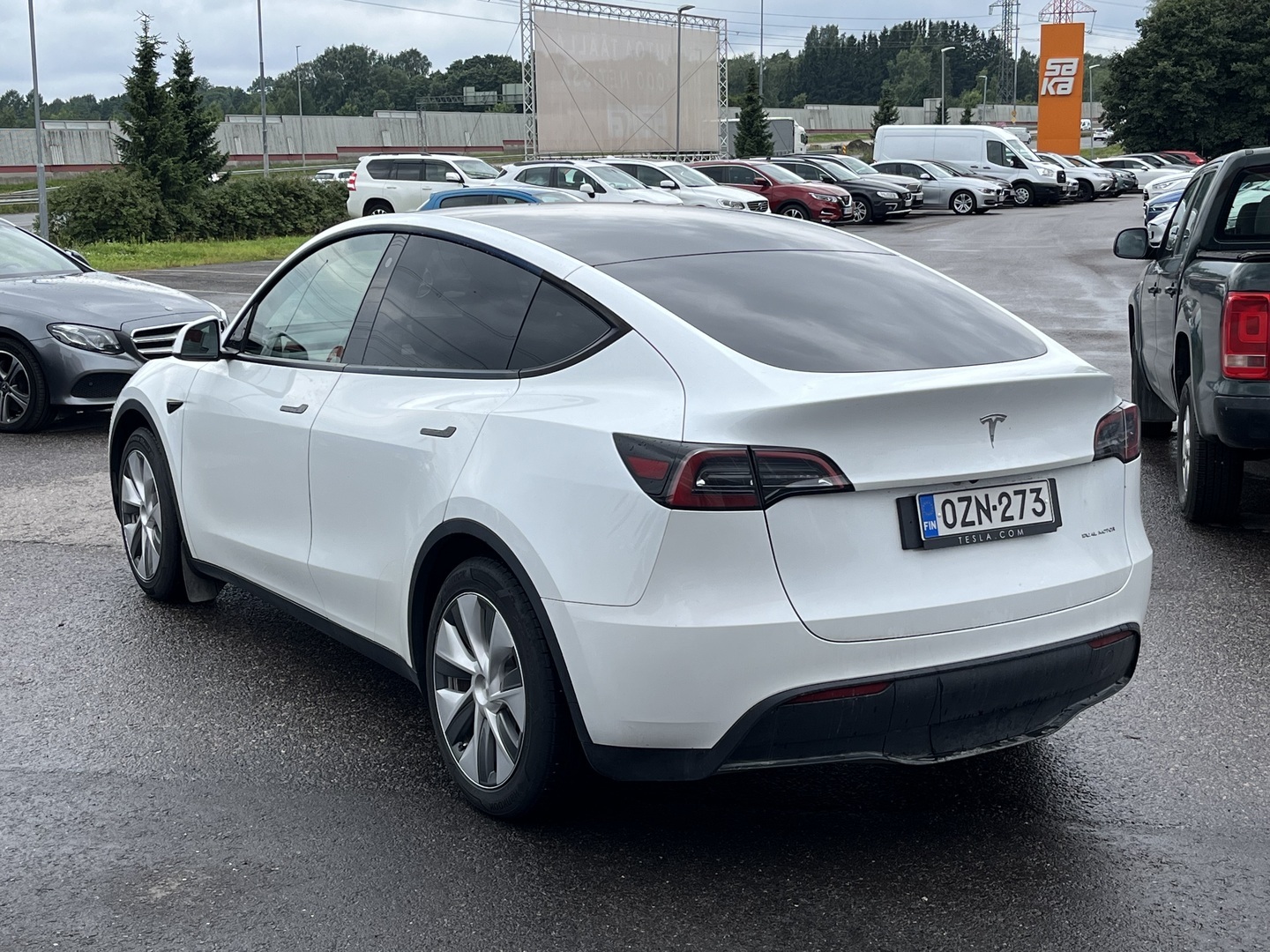 Tesla - Model Y - Long Range - Maastoauto