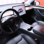 Tesla - Model Y - Long Range // Suomi-auto / AMD Ryzen / ACC / Autopilot / Premium Audio / ILP / Navi / Kamera / Panorama / Nahkasisusta - Maastoauto