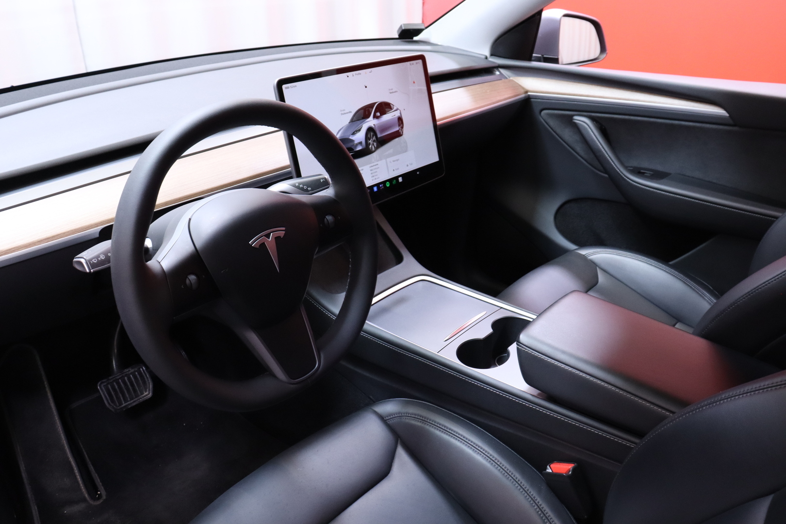 Tesla - Model Y - Long Range // Suomi-auto / AMD Ryzen / ACC / Autopilot / Premium Audio / ILP / Navi / Kamera / Panorama / Nahkasisusta - Maastoauto