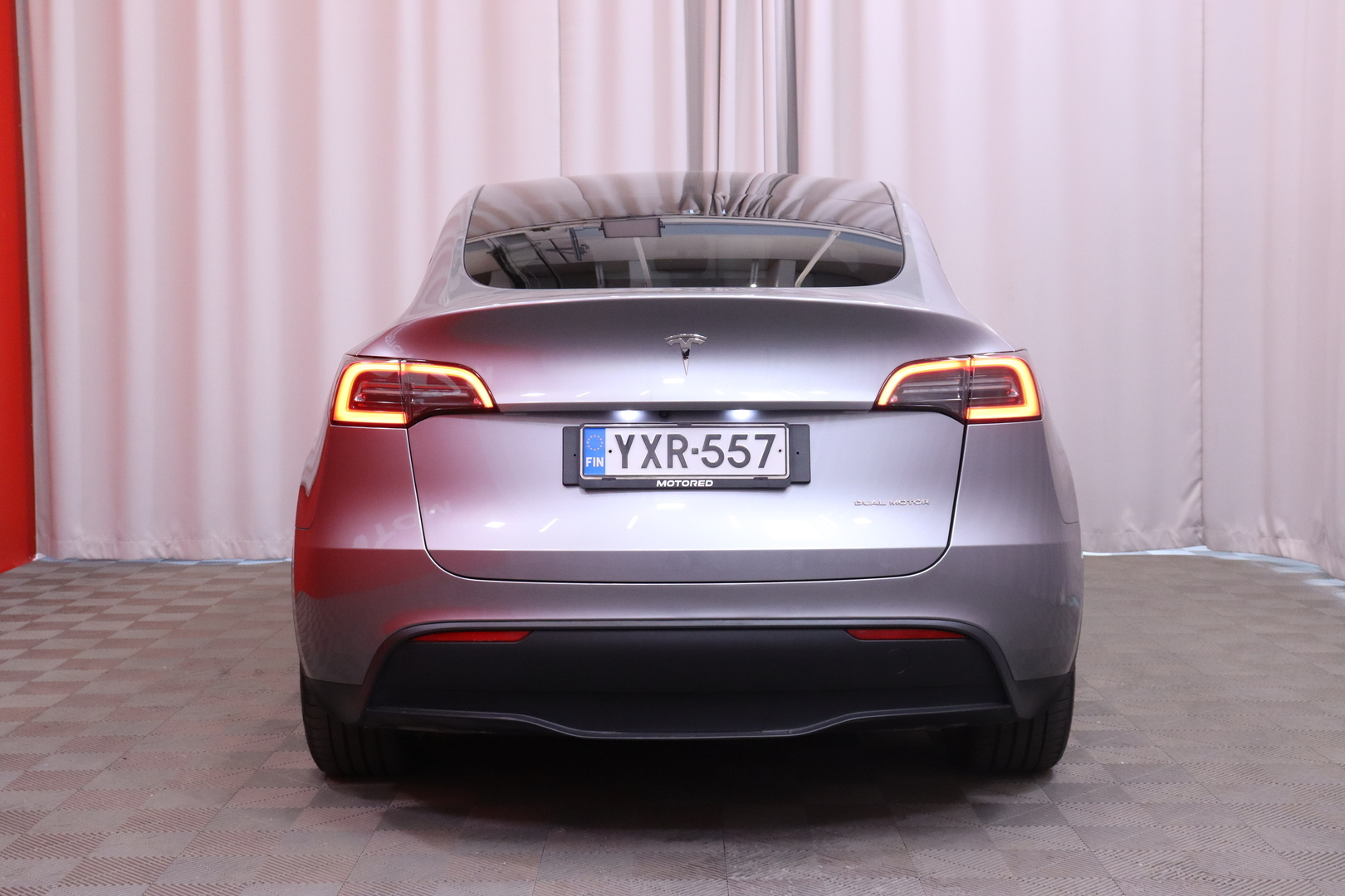 Tesla - Model Y - Long Range // Suomi-auto / AMD Ryzen / ACC / Autopilot / Premium Audio / ILP / Navi / Kamera / Panorama / Nahkasisusta - Maastoauto