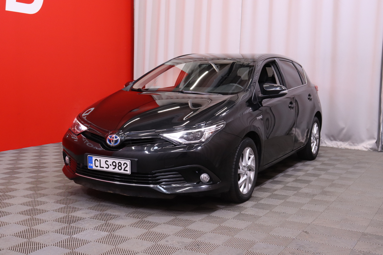 Toyota - Auris - 1,8 Hybrid Active Edition // Navigointi / LED / Vakionopeudensäädin / Bluetooth / Peruutuskamera / - Viistoperä