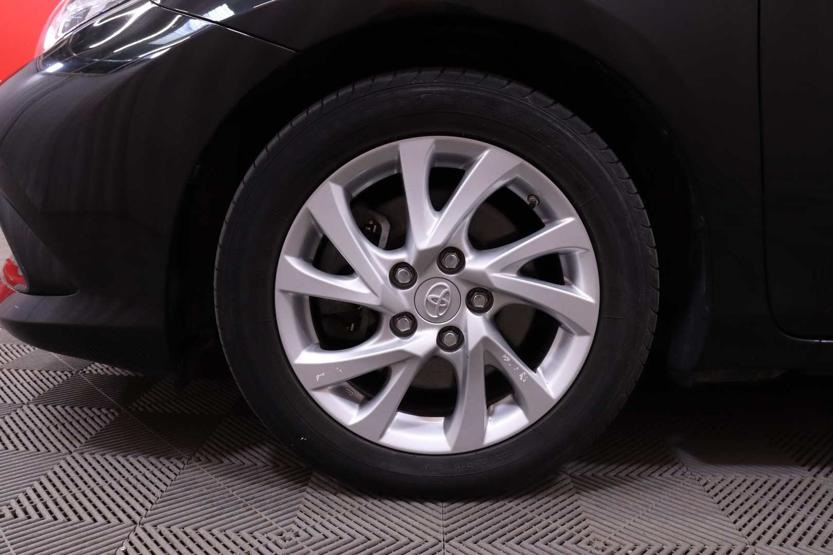 Toyota - Auris - 1,8 Hybrid Active Edition // Navigointi / LED / Vakionopeudensäädin / Bluetooth / Peruutuskamera / - Viistoperä