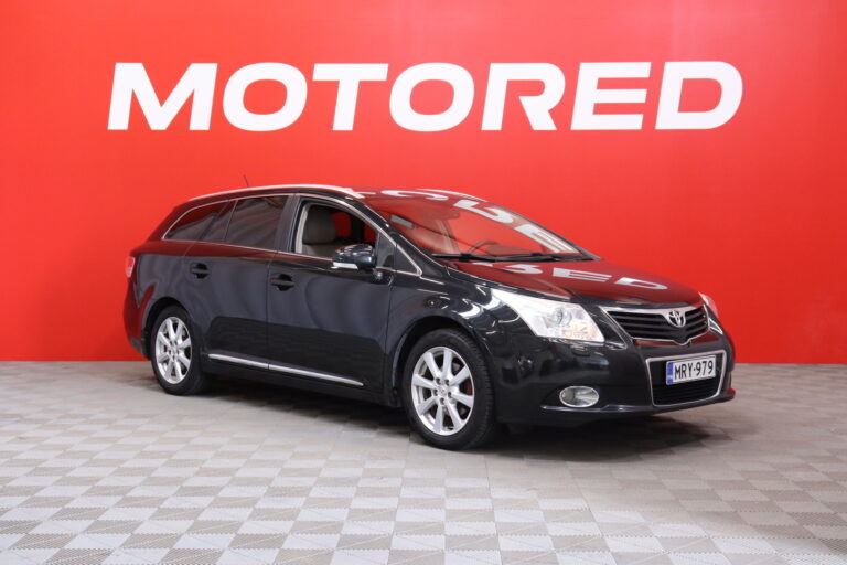 Toyota - Avensis - 2,0 Valvematic Luxury Wagon Multidrive S // Vakionopeudensäädin / Nahkaverhoilu / Lohkolämmitin / Vetokoukku // - Farmari