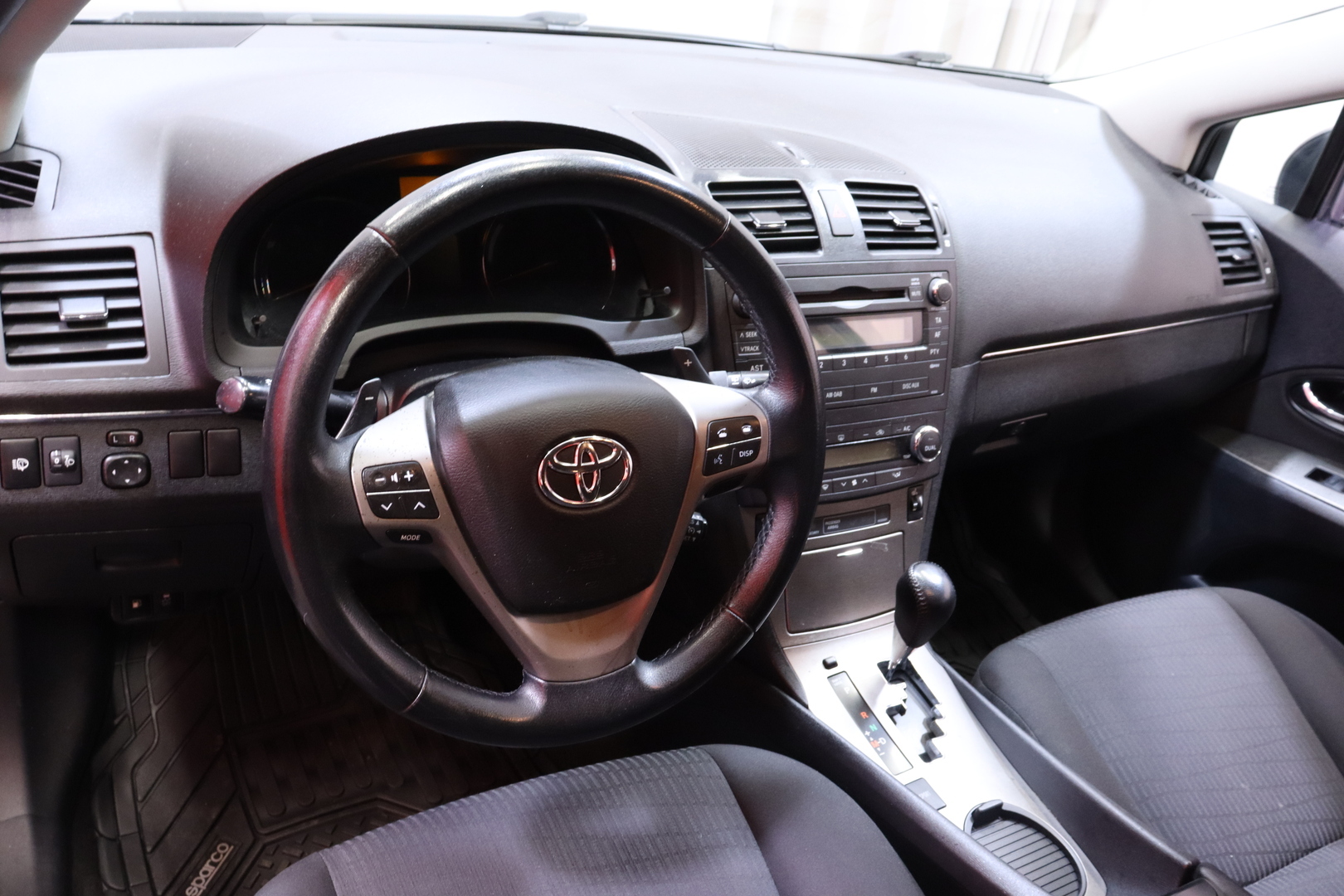 Toyota - Avensis - AVENSIS Monikäyttöajoneuvo (AF) 4ov 1987cm3 - Tila-auto