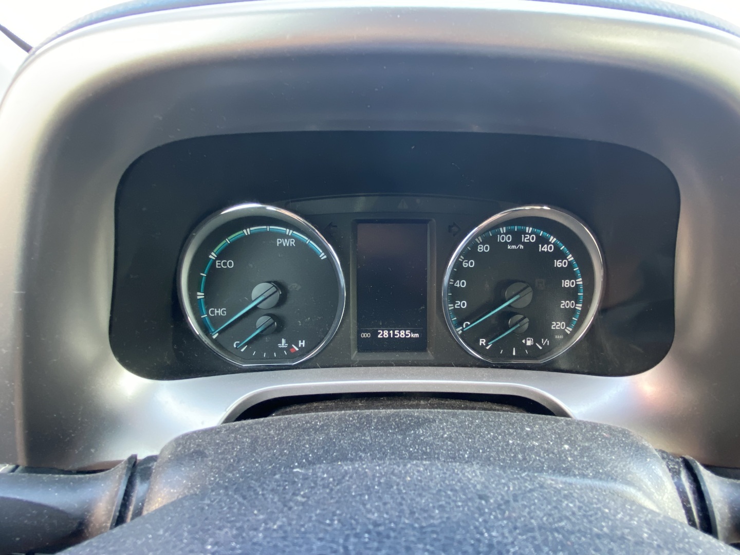 Toyota - RAV4 - TOYOTA RAV4 Hybrid - Tila-auto