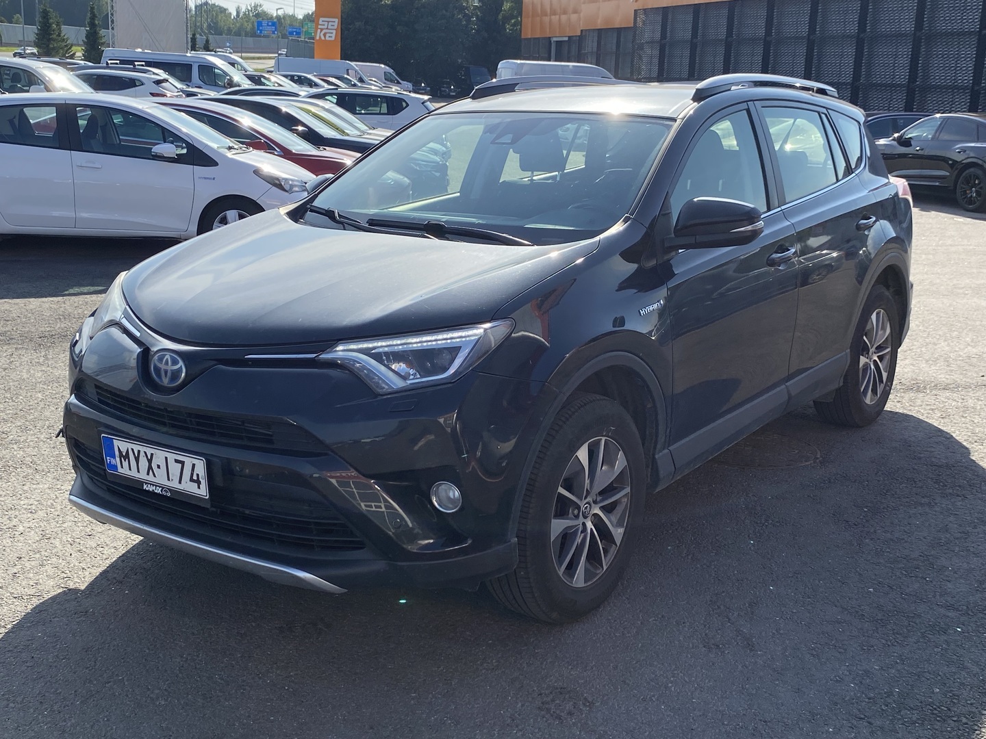 Toyota - RAV4 - TOYOTA RAV4 Hybrid - Tila-auto