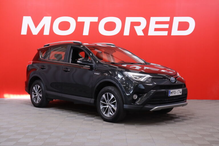 Toyota - RAV4 - 2,5 Hybrid AWD Hybrid Edition // ACC / Lohko / Kamera / Vetokoukku / Tutkat / Bluetooth / Ilmastointi / Kaistavahti // - Maastoauto