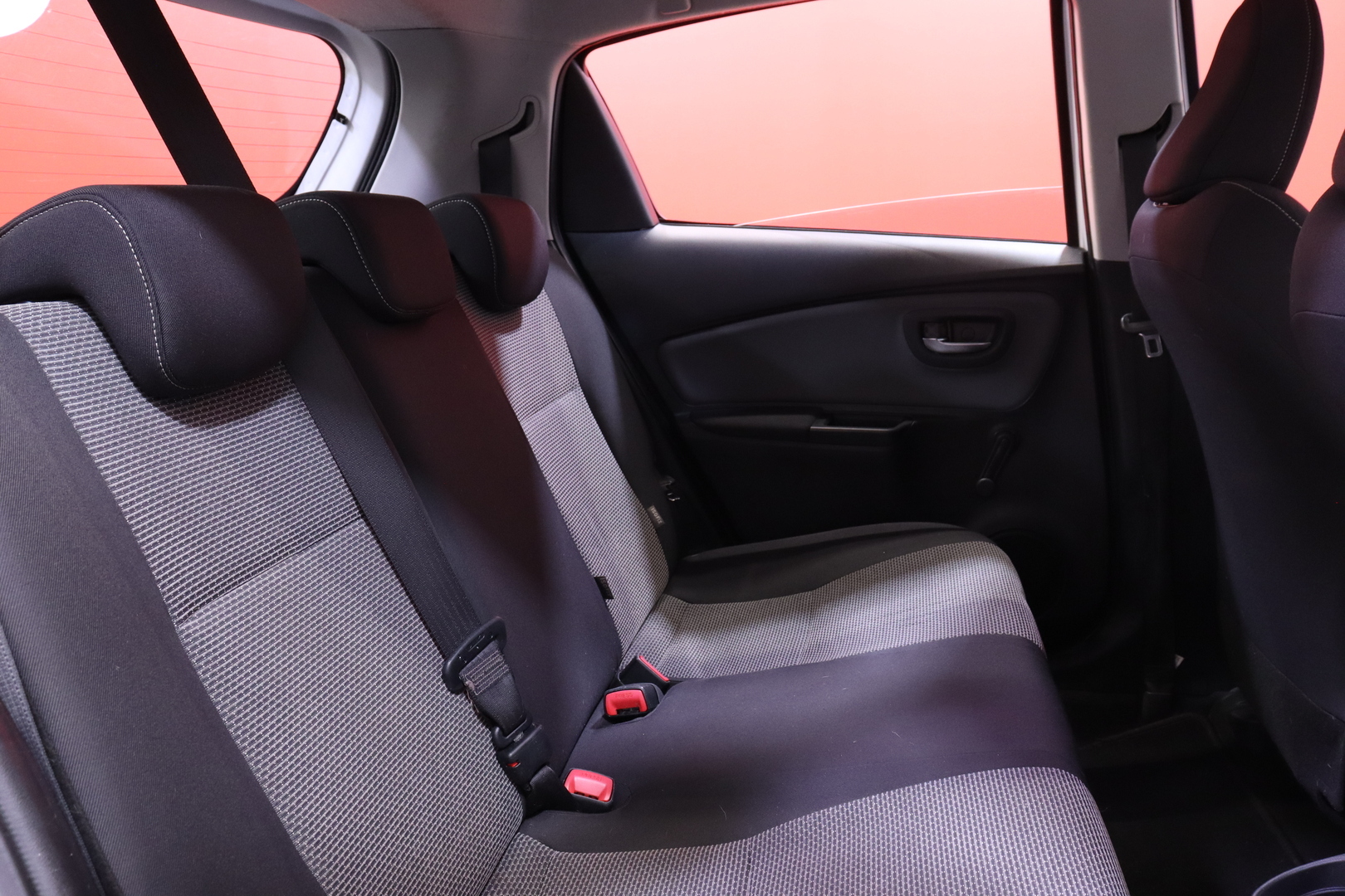 Toyota - Yaris - 1,5 Hybrid Active 5ov // Bluetooth / Kamera / Autom.ilmastointi / Radio // - Viistoperä