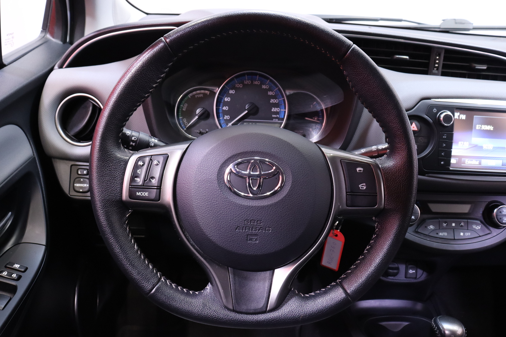 Toyota - Yaris - 1,5 Hybrid Active 5ov // Bluetooth / Kamera / Autom.ilmastointi / Radio // - Viistoperä
