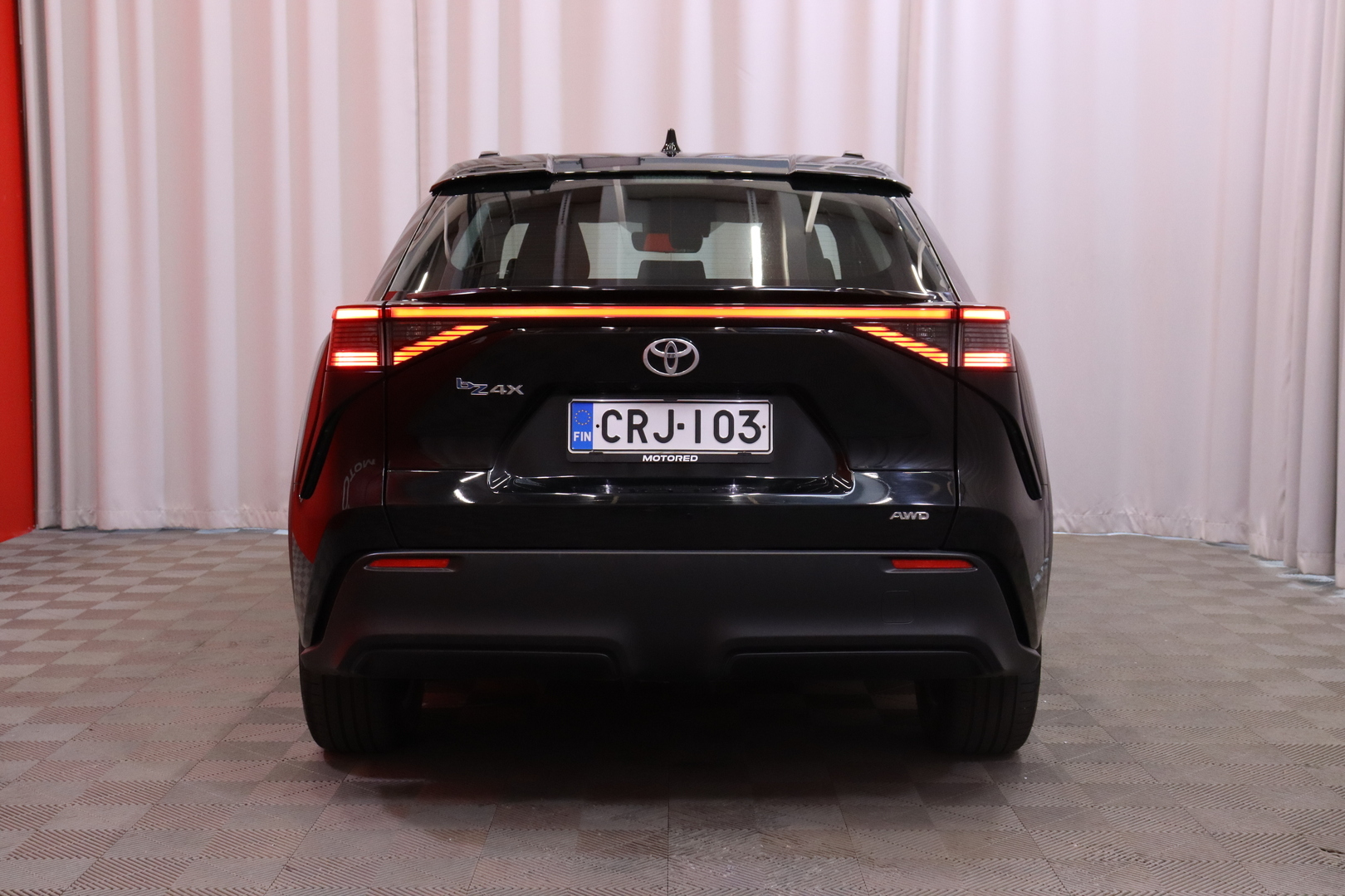 Toyota - bZ4X - Active AWD // Suomi-auto / 11kw lataus /  LED / Adapt.vakkari / Kamera / Tutkat / Merkkihuollot / Juuri saapunut! - Maastoauto