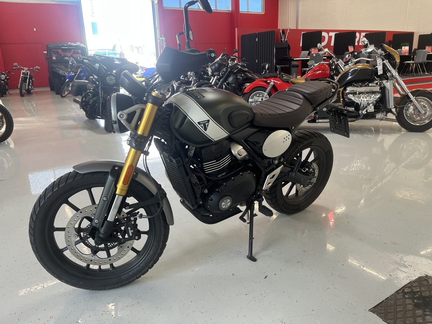Triumph - SCRAMBLER - // Juuri Saapunut! / A2-pyörä / Todella Siisti! // - Moottoripyörä