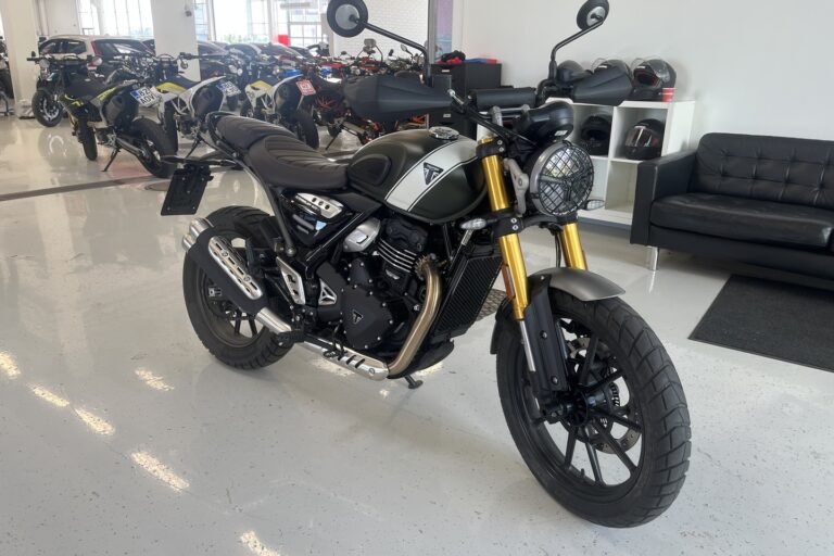 Triumph - SCRAMBLER - // Juuri Saapunut! / A2-pyörä / Todella Siisti! // - Moottoripyörä