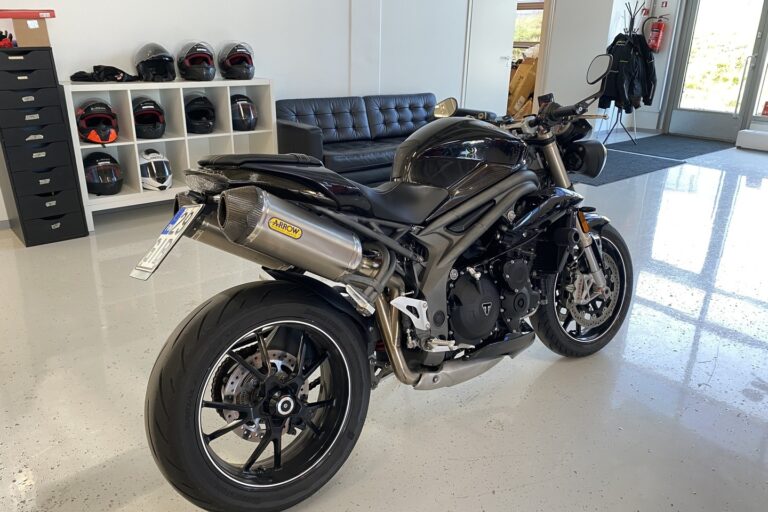 Triumph SPEED TRIPLE