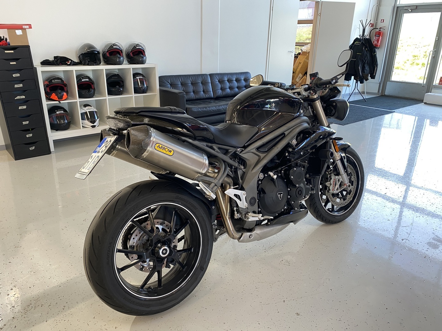 Triumph - SPEED TRIPLE - 1050 S // Juuri saapunut! / Suomipyörä / Huoltokirja / Arrow // - Moottoripyörä