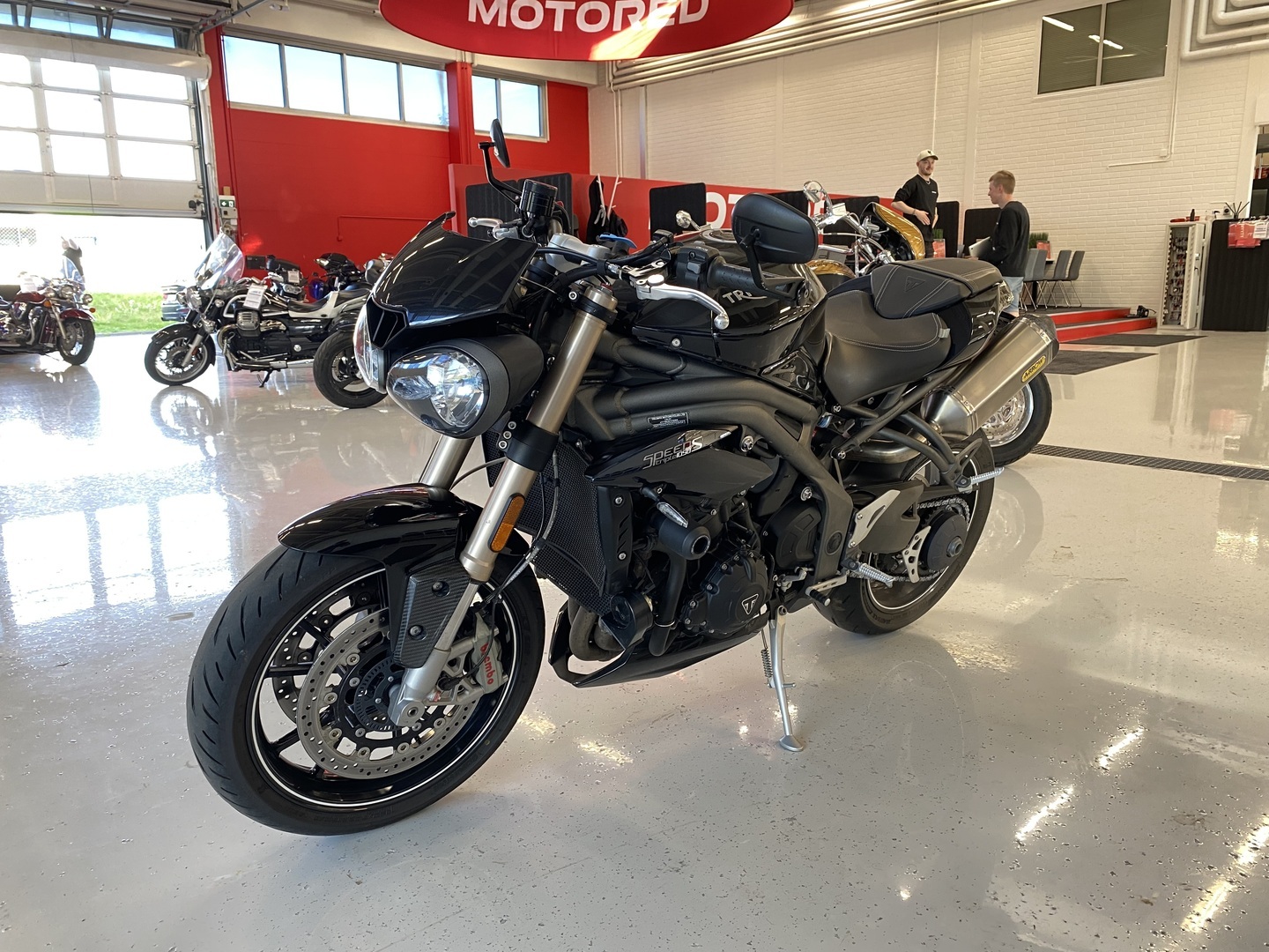 Triumph - SPEED TRIPLE - 1050 S // Juuri saapunut! / Suomipyörä / Huoltokirja / Arrow // - Moottoripyörä