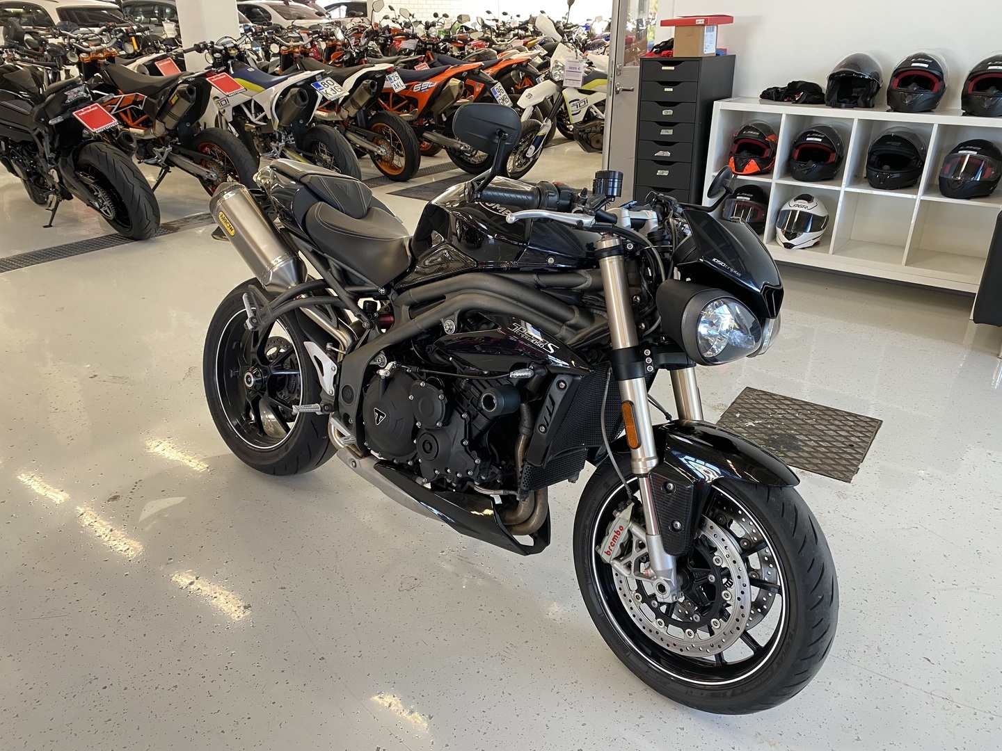 Triumph - SPEED TRIPLE - 1050 S // Juuri saapunut! / Suomipyörä / Huoltokirja / Arrow // - Moottoripyörä