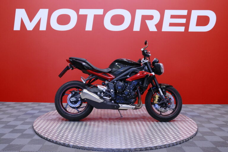 Triumph STREET TRIPLE