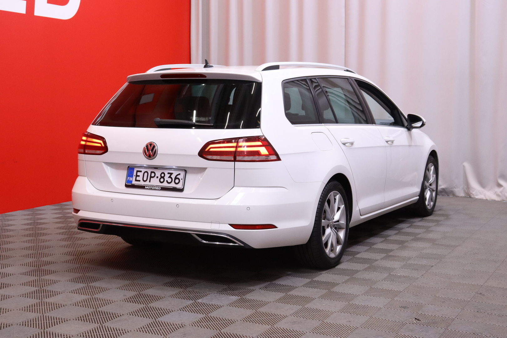 Volkswagen - Golf - Variant Highline 1,4 TSI 92 kW (125 hv) DSG-automaatti // Suomi-auto / Navi / Keyless / Bluetooth / Kamera // - Farmari