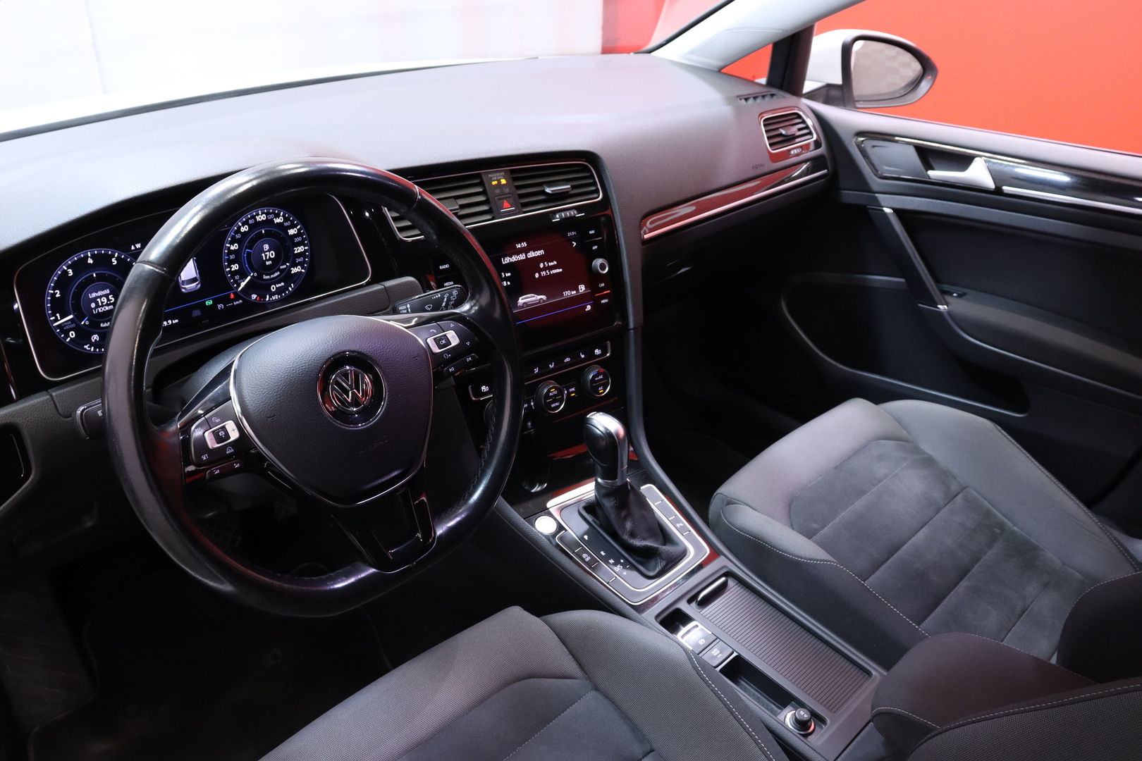 Volkswagen - Golf - Variant Highline 1,4 TSI 92 kW (125 hv) DSG-automaatti // Suomi-auto / Navi / Keyless / Bluetooth / Kamera // - Farmari