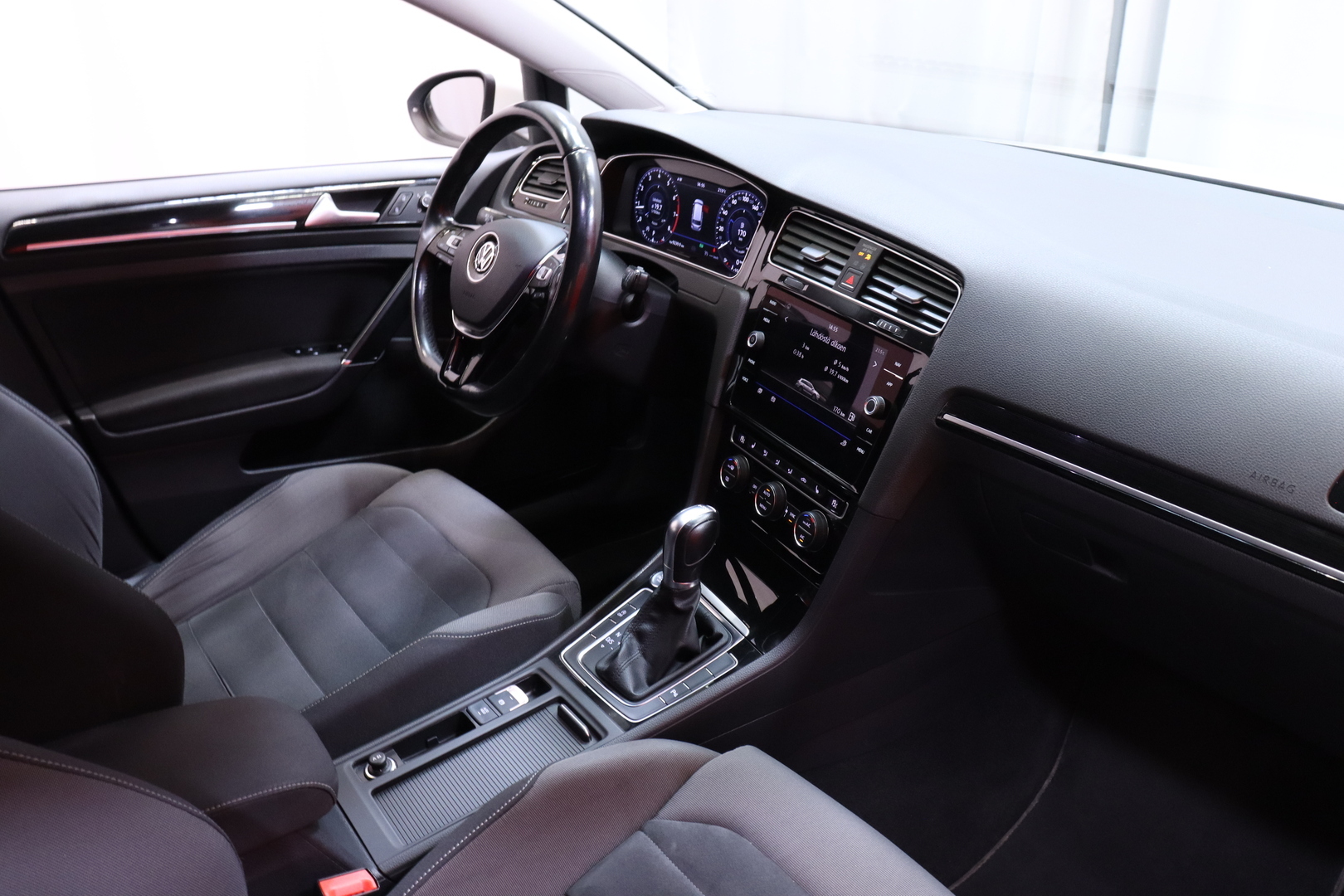 Volkswagen - Golf - Variant Highline 1,4 TSI 92 kW (125 hv) DSG-automaatti // Suomi-auto / Navi / Keyless / Bluetooth / Kamera // - Farmari