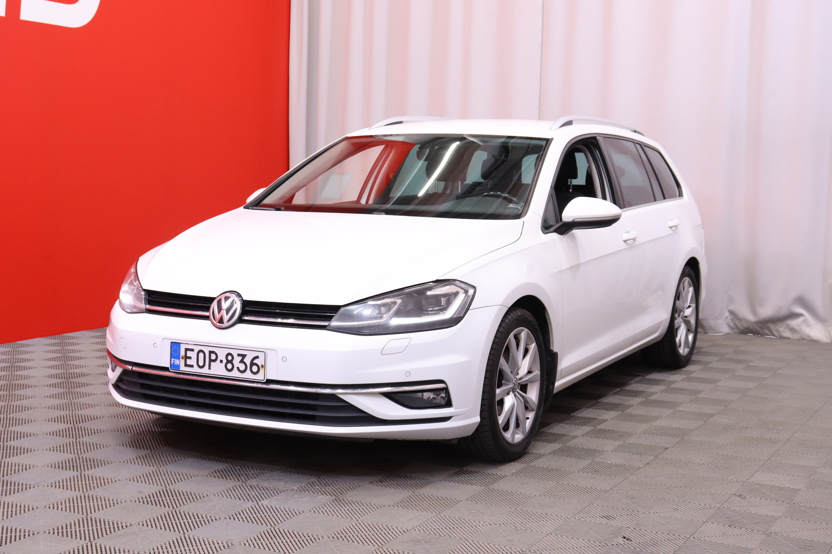 Volkswagen - Golf - Variant Highline 1,4 TSI 92 kW (125 hv) DSG-automaatti // Suomi-auto / Navi / Keyless / Bluetooth / Kamera // - Farmari