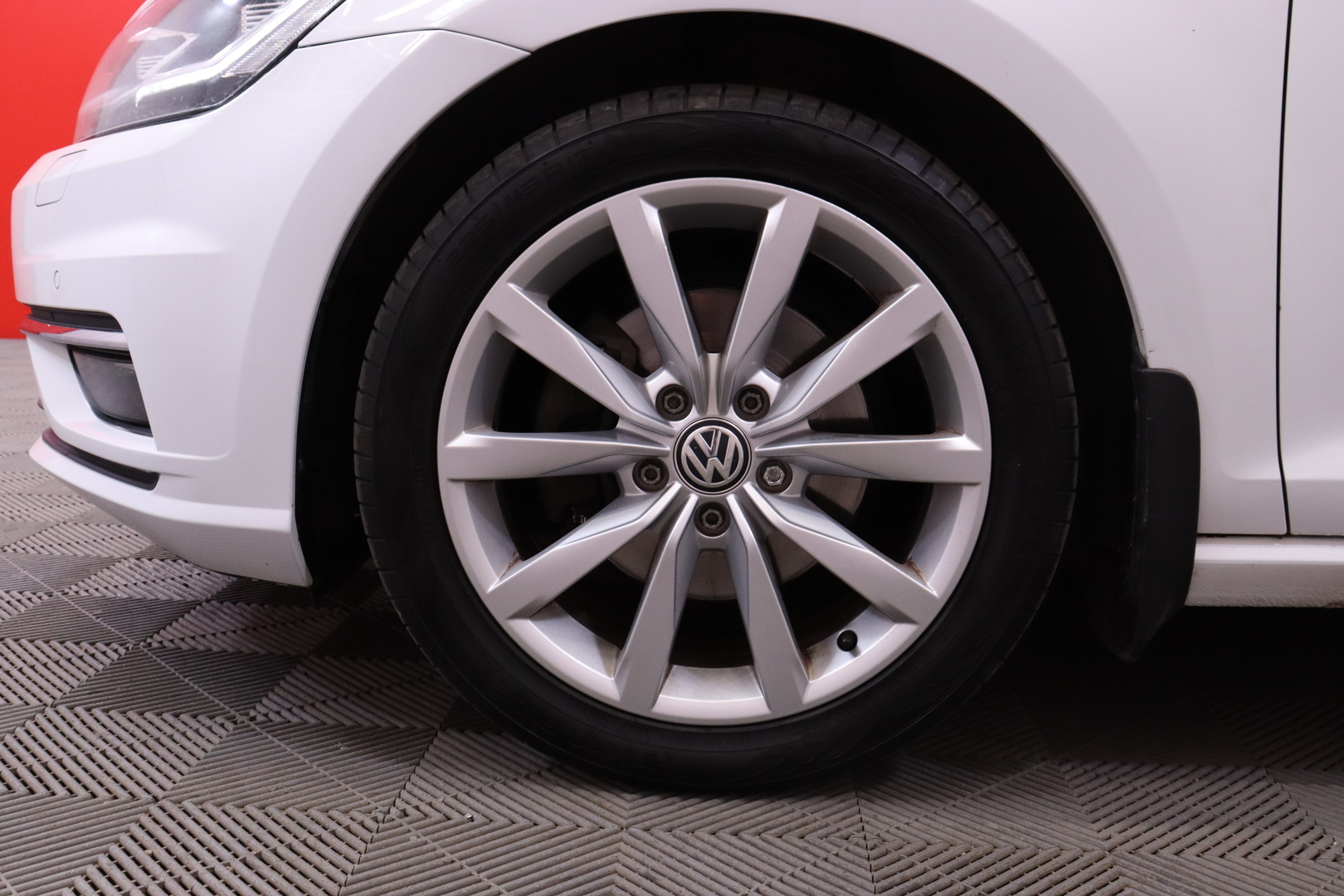 Volkswagen - Golf - Variant Highline 1,4 TSI 92 kW (125 hv) DSG-automaatti // Suomi-auto / Navi / Keyless / Bluetooth / Kamera // - Farmari