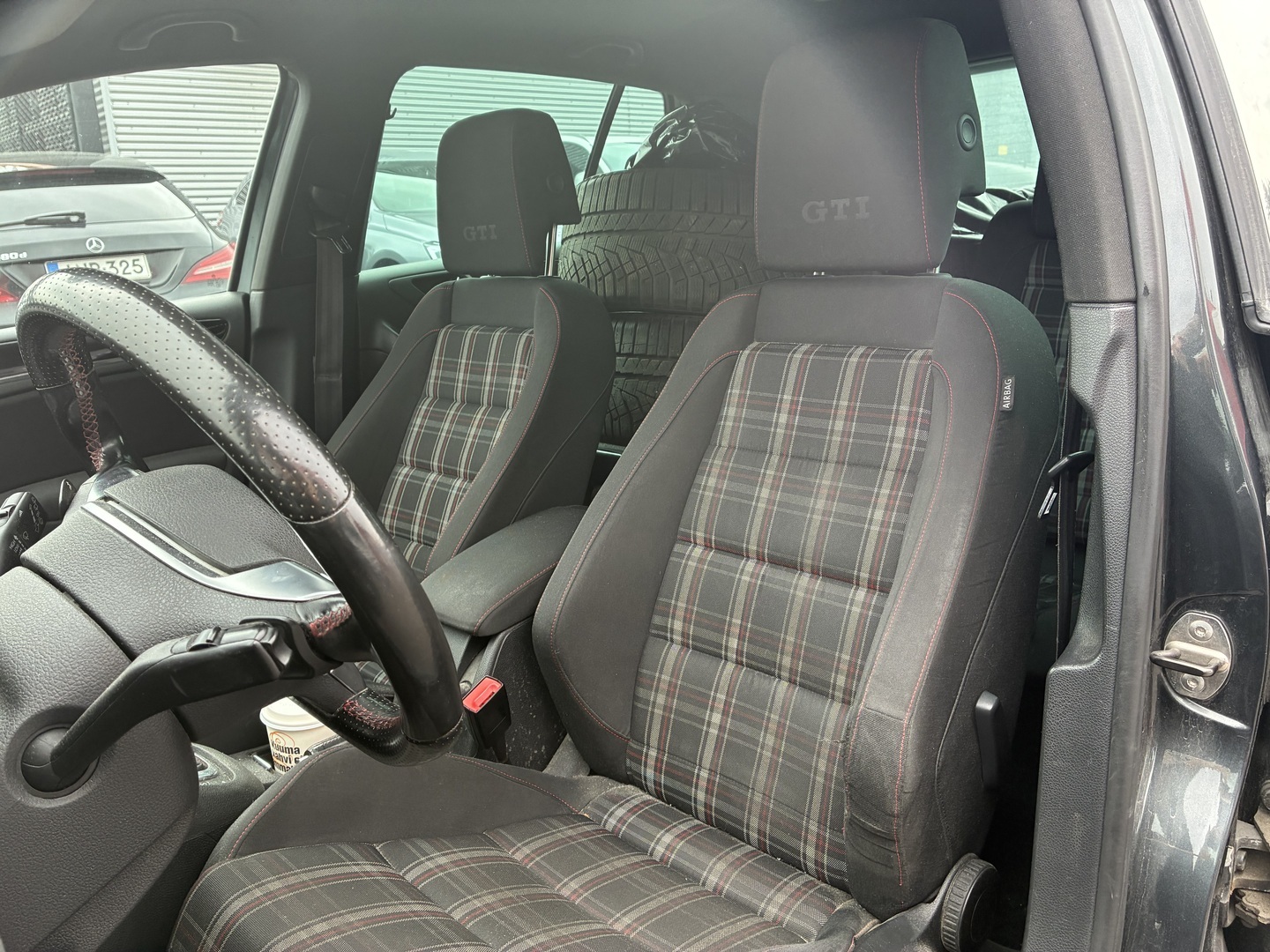 Volkswagen - Golf - GTI 2,0 155 kW (210 hv) DSG-autom. 4-ovinen - Viistoperä