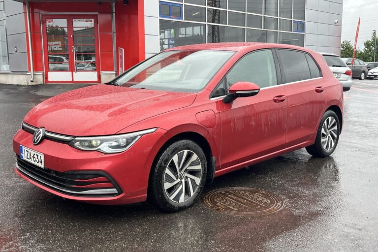 Volkswagen - Golf - Style eHybrid 150 kW (PHEV) DSG-automaatti - Viistoperä