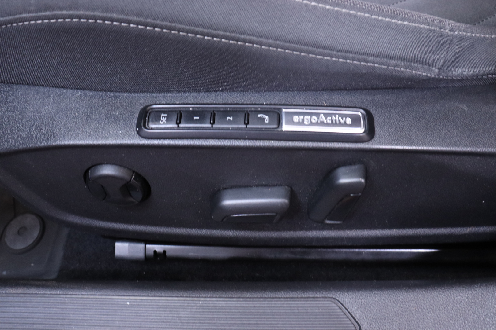 Volkswagen - Golf - Style eHybrid 150 kW (PHEV) DSG-automaatti // ACC / Matrix / Ambient / Keyless // - Viistoperä