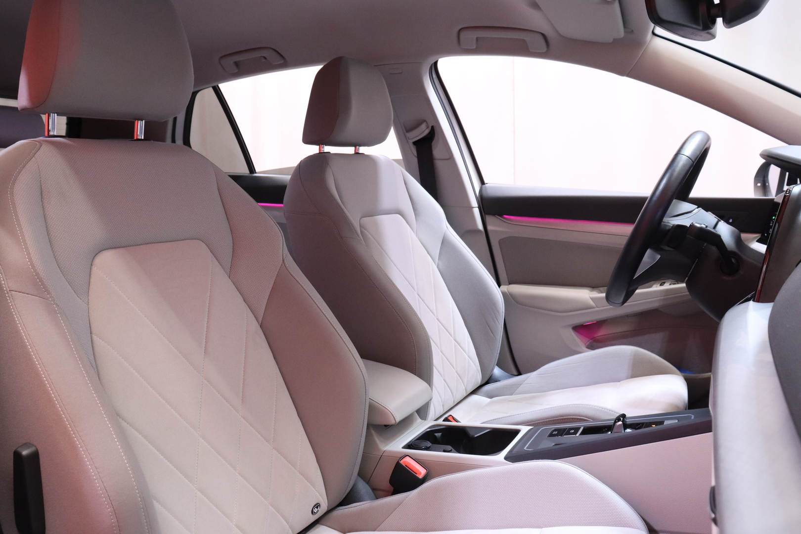 Volkswagen - Golf - // Suomi-auto / Webasto / ACC / Kamera / Keyless / Ambient / - Viistoperä