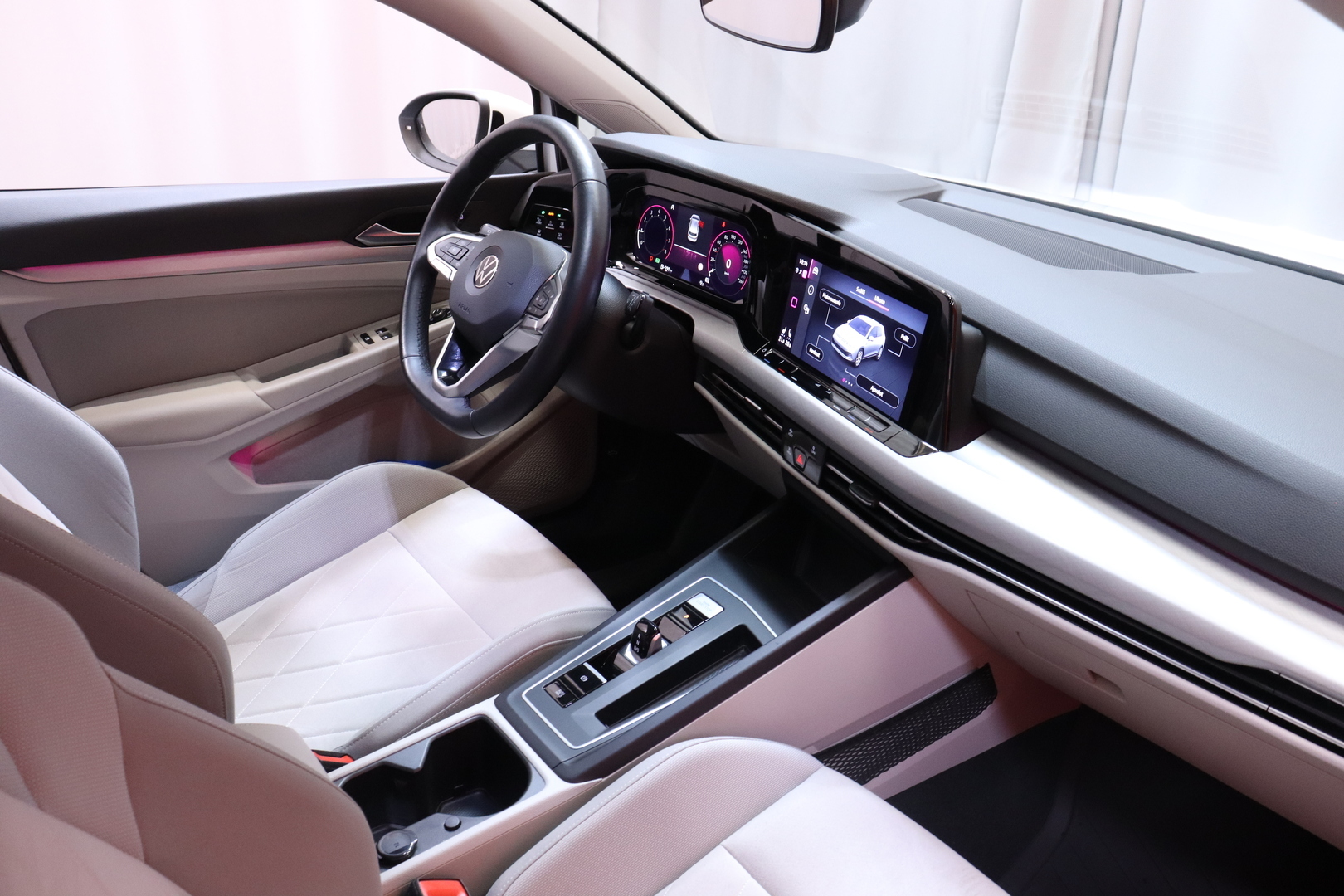 Volkswagen - Golf - // Suomi-auto / Webasto / ACC / Kamera / Keyless / Ambient / - Viistoperä