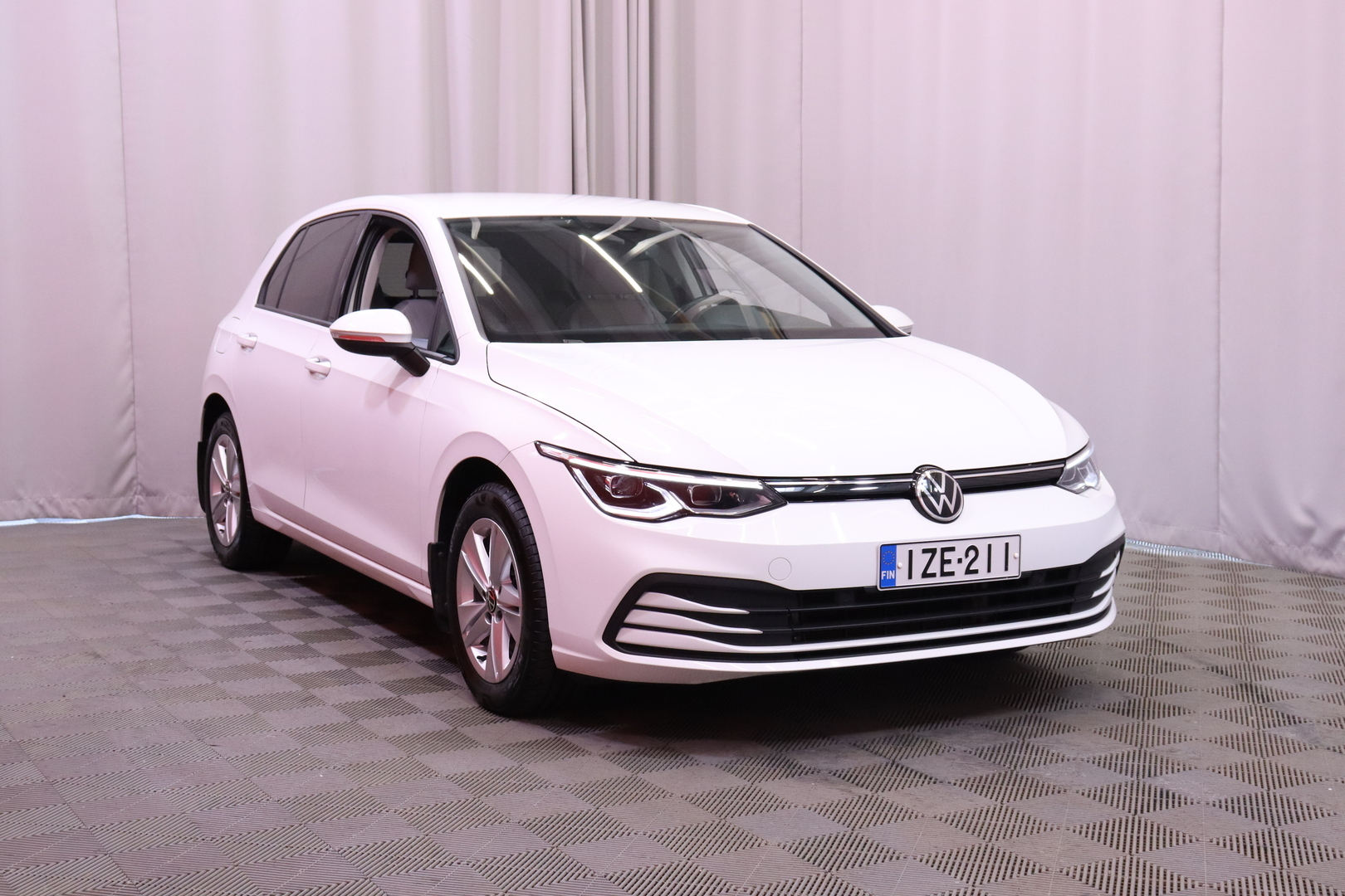 Volkswagen - Golf - // Suomi-auto / Webasto / ACC / Kamera / Keyless / Ambient / - Viistoperä