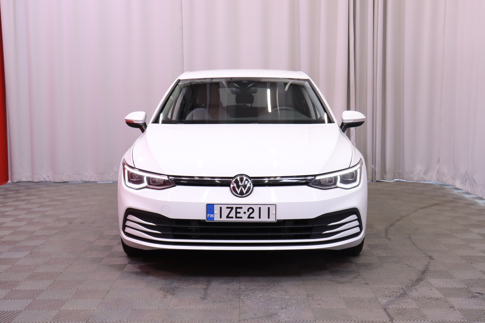 Volkswagen - Golf - // Suomi-auto / Webasto / ACC / Kamera / Keyless / Ambient / - Viistoperä